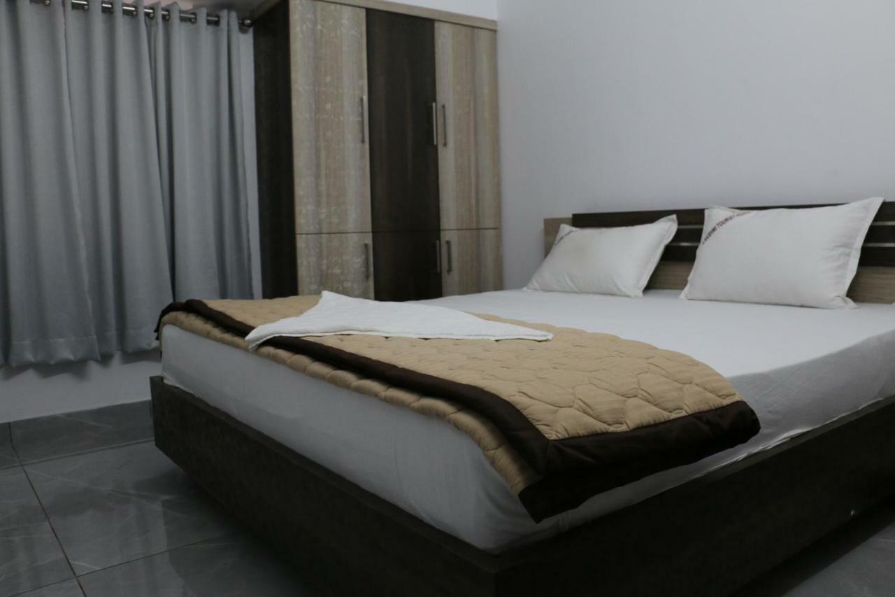 Lakshmi Tourist Home Guruvāyūr Zewnętrze zdjęcie