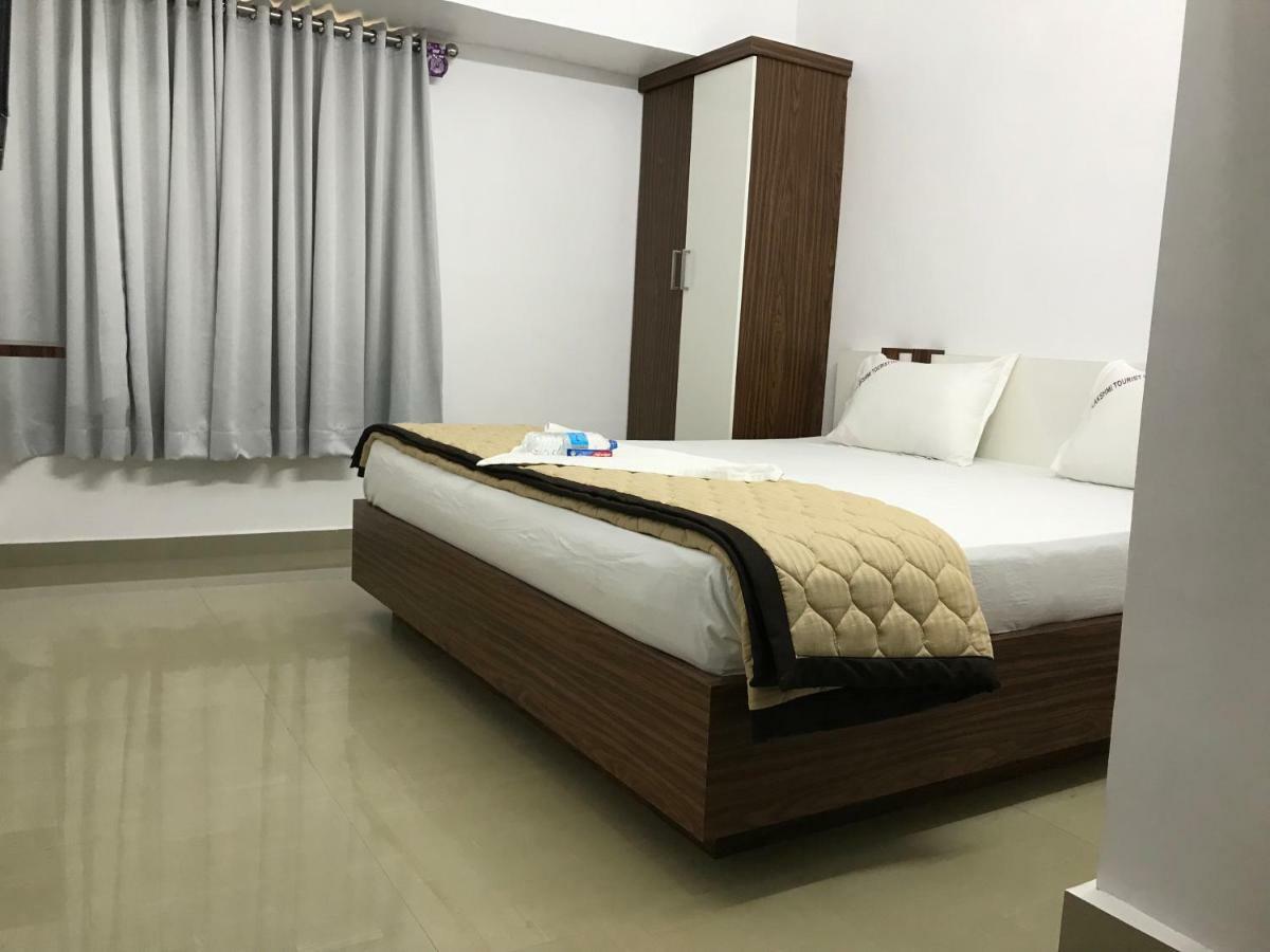 Lakshmi Tourist Home Guruvāyūr Zewnętrze zdjęcie